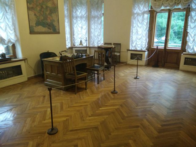 "I want to be in The room where it happens, The room where it happens, The room where it happens..."