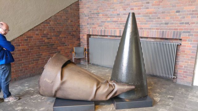 Right: GPS. Left: GLONASS.